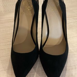 Adorable Vince Camuto black with cute bow tie back 7.5